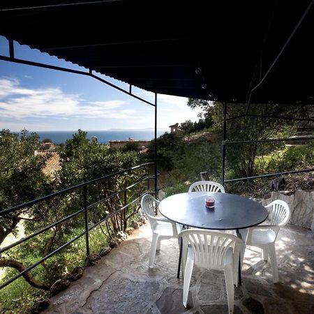 Petite Maison De Vacance Vue Mer Le Lavandou Exterior foto